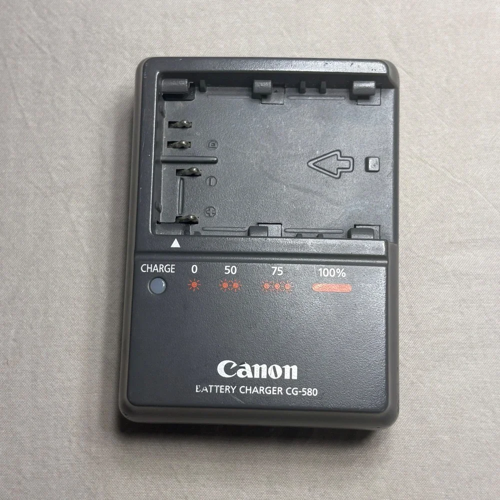 Canon CG-580 Battery Charger for BP-511‎ BP-511A BP-512 BP-514 Batteries Gray